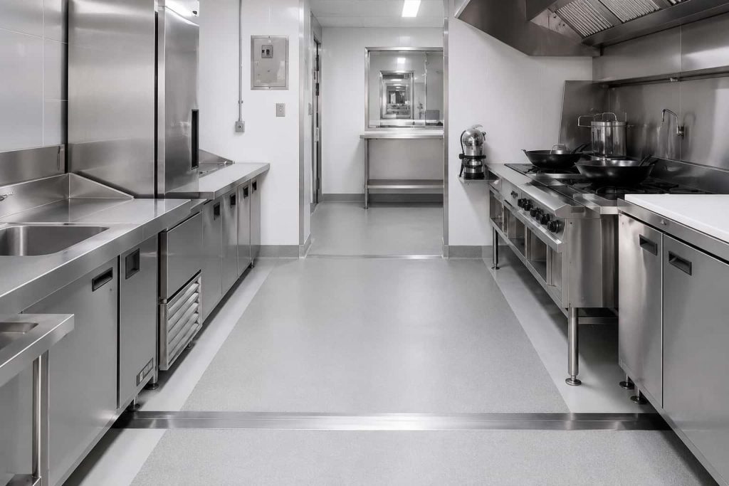 Bancada para cozinha industrial: conheça as opções da Inoxval